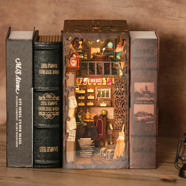 Cutebee-DIY Book Nook Kit (Magic Pharmacist)
