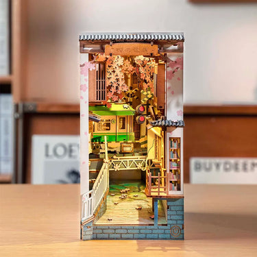 Rolife DIY Book Nook Kit - Sakura Densya TGB01